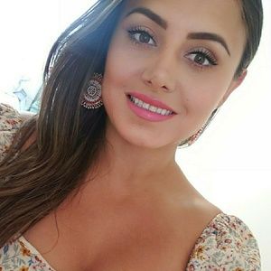 Meet your Posher, Alexandra